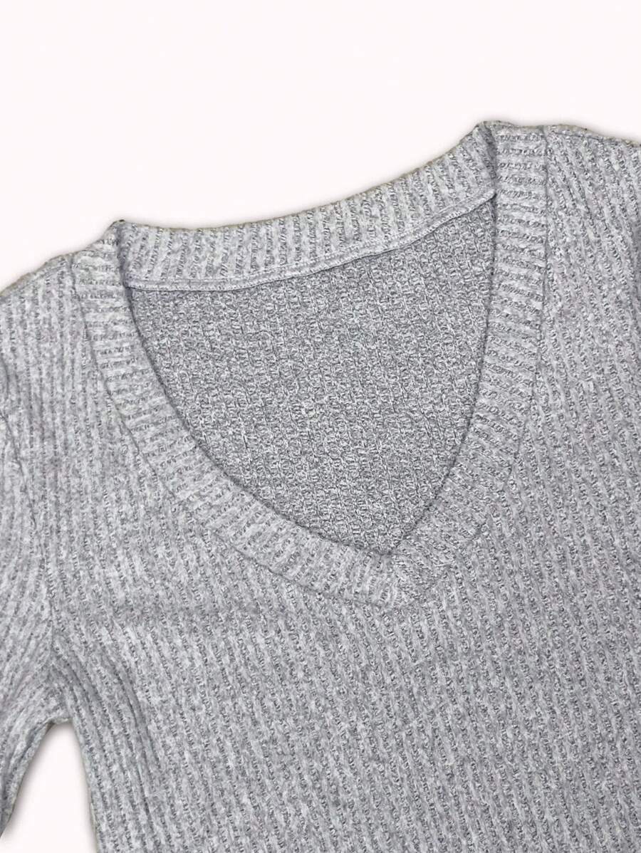 Basic V-Neck Long Sleeve Tee