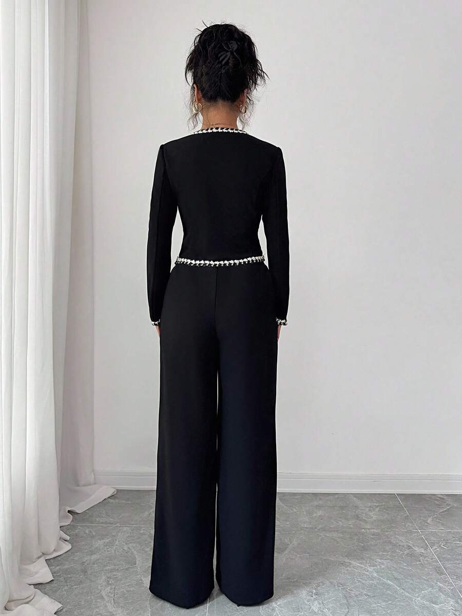 **Women’s Vintage V-Neck Button Blouse with Contrast Trim (2-Piece Set)**